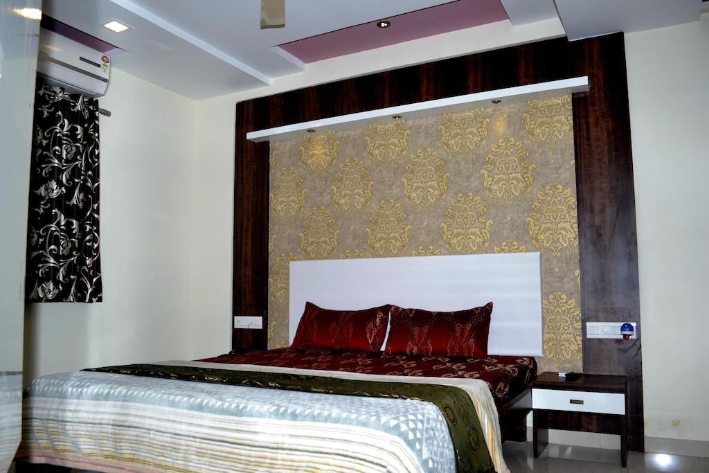 Hotel Sapphire Junagadh Exterior foto