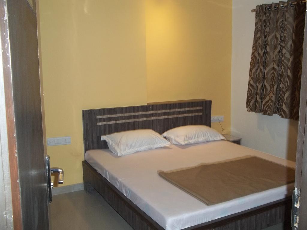 Hotel Sapphire Junagadh Exterior foto